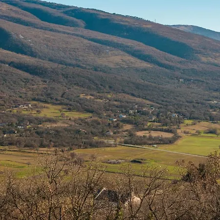 4 Bedroom Gorgeous In Hébergement de vacances *