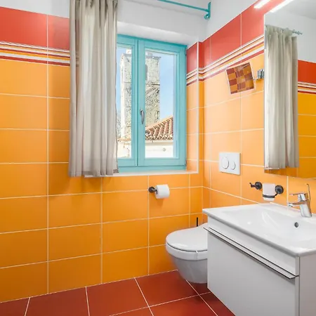 Hébergement de vacances 4 Bedroom Gorgeous In Boljun