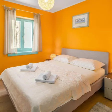 Σπίτι διακοπών 4 Bedroom Gorgeous In