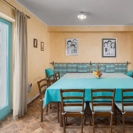 Σπίτι διακοπών 4 Bedroom Gorgeous In *